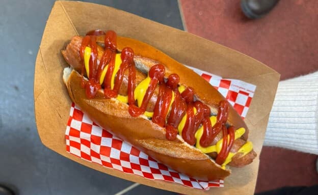 הנקניקיות של ray’s 